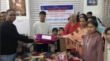 Felicitation of Women's World Cup Champion Kranti Gaud at Devadiya Foundation